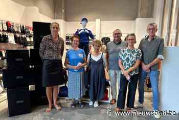 Molders Mode schenkt 1.200 stukken kledij en schoenen aan kansarme kinderen: “We dragen iedereen warm hart toe”