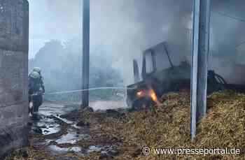 FW Burscheid: Brennender Traktor auf Pferdehof
