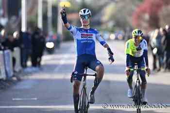 Lars Vanden Heede klopt Steffen De Schuyteneer in Klatovy