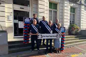 700 ledlampen en projecties op kerk maken 12de Hapje Tapje extra sfeervol