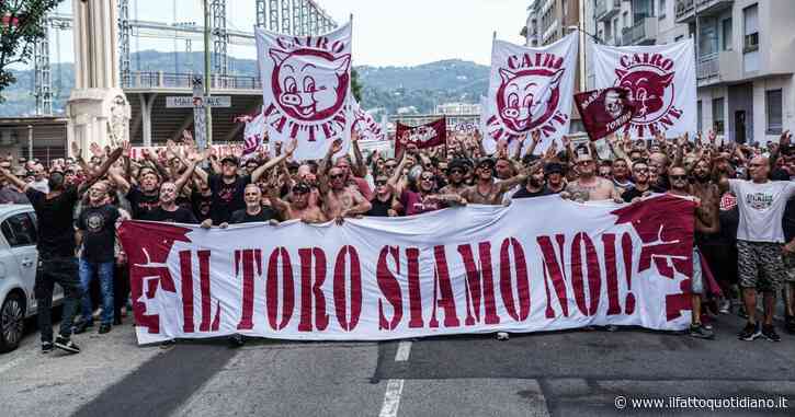 Torino, 10mila tifosi in corteo contro Cairo: “Vattene”. Da cosa nasce la contestazione