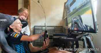 Max Verstappen is ook fanatiek simracer, tienduizenden doen hem dat na