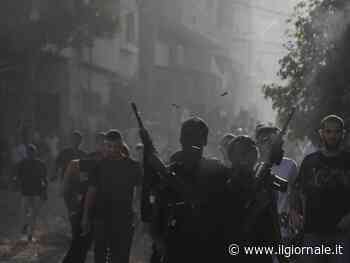 Boato nella notte: missile di Hamas su Tel Aviv. E gli Usa schierano due porteaerei in Medio Oriente   