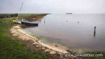 Persoon vermist nadat boot omslaat op Markermeer, zoekactie maandag verder