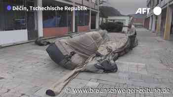 Nicht dumm, der Dummy: Aufblasbare F-16 soll Putin täuschen