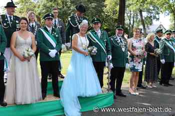 Wogen des Beifalls begleiten Regentenpaar