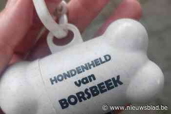 Gratis houders voor hondenpoepzakjes op Wereldhondendag