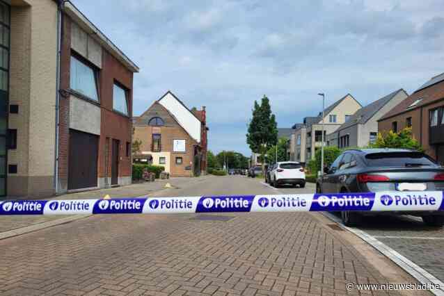 Vrouw gaat van deur tot deur om geld te vragen voor begrafenis 3-jarig jongetje na tragisch ongeval: “Schandalig dat iemand probeert te profiteren”