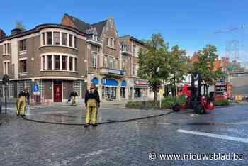 Heftruck verliest olie op de Grote Markt: Brandweer moet uren wegen schoonmaken