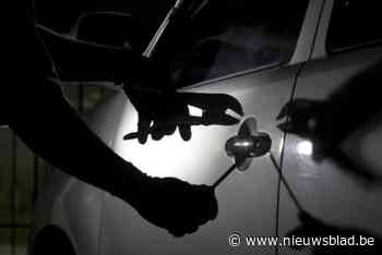 Dieven breken binnen in woning en gaan aan de haal met de auto