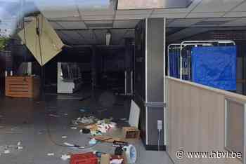 Beschimmelde producten, rottend vlees en ongedierte: buren klagen over overlast door leegstaande winkel in Lanaken