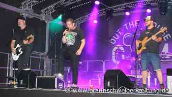 300 Zuschauer feiern erste Bromer Rocknacht im Museum der Burg