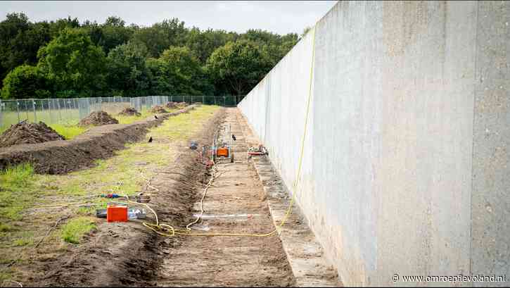 Zeewolde - Renovatie van kunstwerk Sea Level van start: 'Nu blijft het 1000 jaar staan'