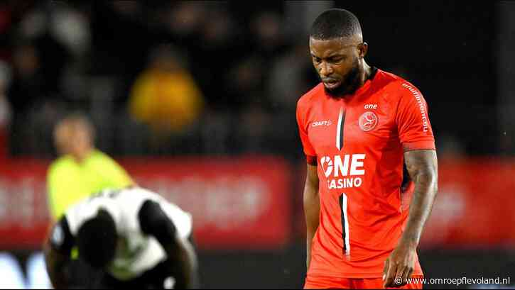 Almere - Almere City ziet stuwende kracht naar directe concurrent vertrekken