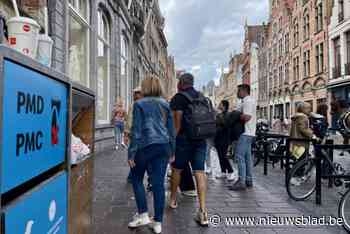 Zoveel afval dat Brugge het onder de grond steekt: “We legen de vuilnisbakken zes keer per dag, meer kan echt niet”