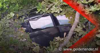 Zware crash in Sinderen • Waalbrug weer zo goed als nieuw