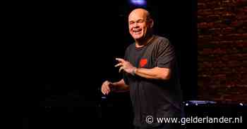 Talkshow Paul de Leeuw gaat verder onder titel Pauls Social Club