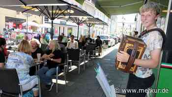 Straßenmusik in Wolfratshausen: Zu Böhmischem Traum und Balladen gibt‘s Speiseeis