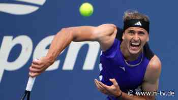 Thomalla und nervöse Mama dabei: Zverev wurschtelt sich gegen WG-Kumpel in zweite Runde