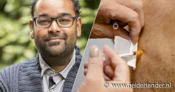 Deskundige raadt iedereen tóch weer coronavaccin aan: ‘En blijf thuis bij klachten’