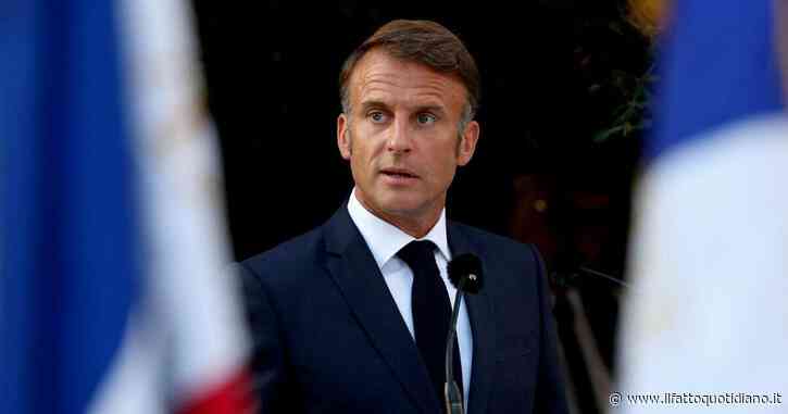Francia, Macron chiude a un governo di sinistra “in nome della stabilità costituzionale”. Mélenchon: “Lo destituiremo”