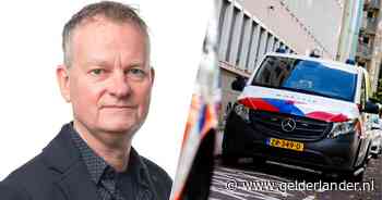 Mag de politie met zulke hoge snelheden door de stad scheuren?