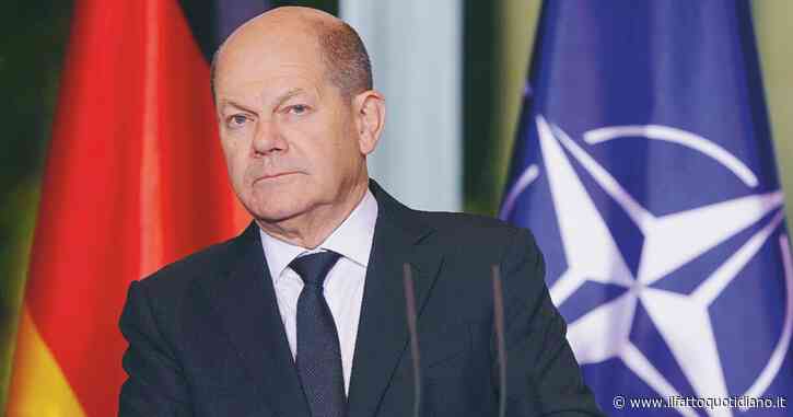 Scholz a Solingen dopo l’attacco terroristico: “Ora una stretta sulle armi e espulsioni rapide di chi non ha diritto di restare in Germania