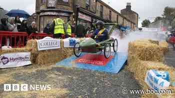 Return of soapbox challenge sees thousands descend on town