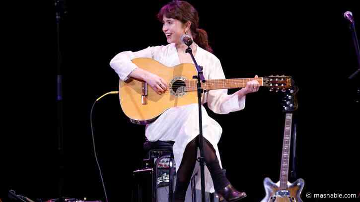 Is anyone else seeing a ton of 'Clairo shade' on social media?