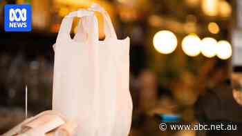 Queensland government apologises for inaccurate plastic bag ban information