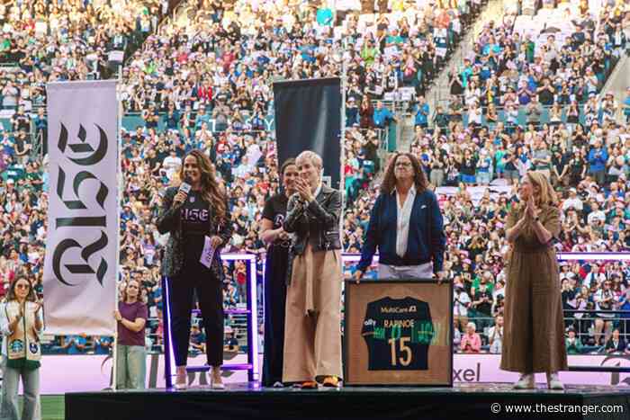 The Seattle Reign Crowned Their Queen