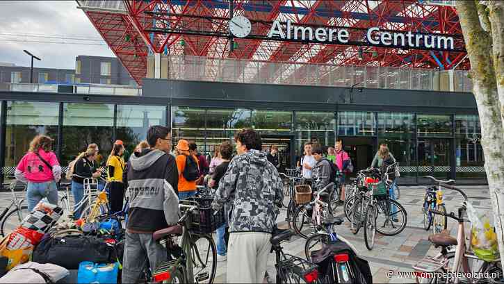Almere - Veel minder aanmeldingen voor introductieweek van studenten