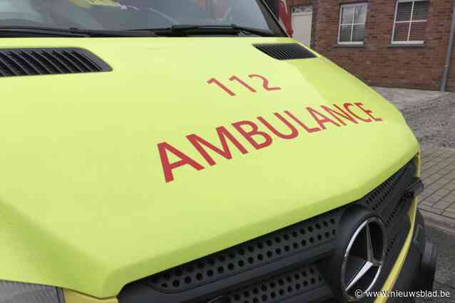 60-jarige fietser overgebracht naar ziekenhuis na aanrijding