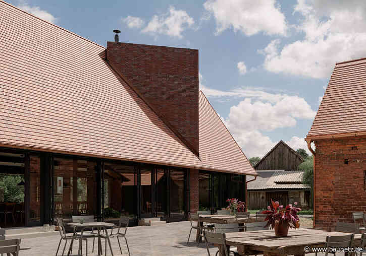 Hotel im Bauernhofensemble
 - Sigurd Larsen im Spreewald