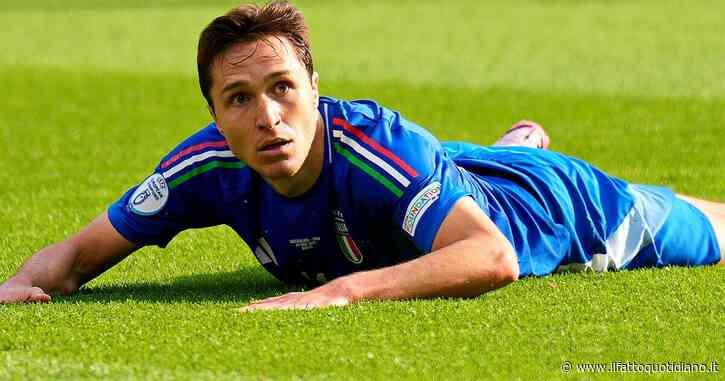 Comprare senza poter tesserare, il paradosso del Barcellona continua: così Chiesa resta in bilico