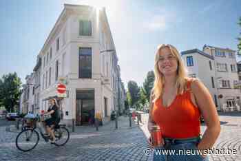 Dorien (29) herstelt verwaarloosde frituur in Berchem in al haar glorie, en Instagram smult ervan: “Eerlijk: ik heb geen idee wat ik aan het doen ben”