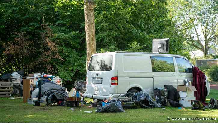 Lelystad - Gemeente is coulant: Lelystadse wildkampeerder moet voor woensdagochtend vertrokken zijn