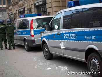 Armato di coltelli semina il panico in Germania: neutralizzato dalla polizia