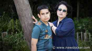 Uitzetting 11-jarige Mikael en moeder voorlopig van de baan door nieuwe aanvraag