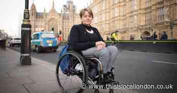 Paralympian forced to 'crawl off a train' at busy mainline station as 'no-one around'