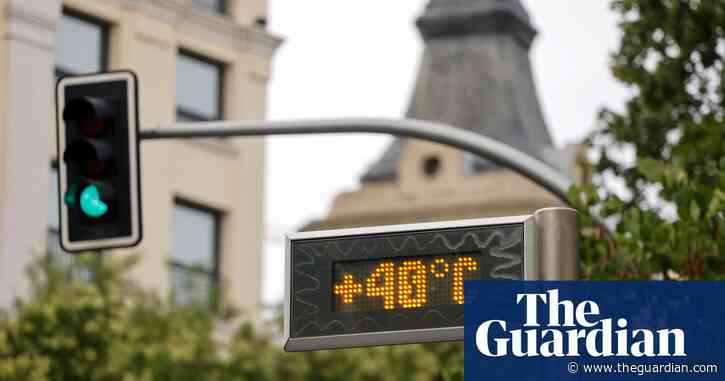 Poorer people bear brunt of extreme heat in Europe, say Spanish researchers