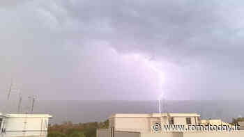 Tempesta di fulmini a Roma: una donna ferita e una casa a fuoco. Tiburtina allagata