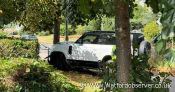 Land Rover ploughs head-on into tree during roundabout crash