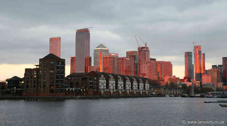London’s oldest riverside dock – Greenland Dock is to allow open water swimming