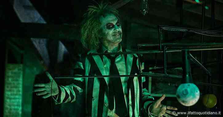 Beetlejuice Bettlejuice, un filmaccio maldestro e malriuscito apre il Festival di Venezia. Ma Michael Keaton è sempre saettante