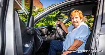 CBR zegt dat Ita (79) staar heeft en verlengt haar rijbewijs daarom niet: ‘Maar ik héb geen staar!’