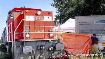 Eén dode en twee gewonden door botsing trein en vrachtwagen