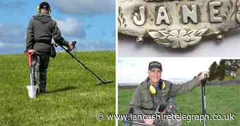 Metal detectorist reunites family with WW1 heirloom that's been lost for decades