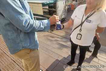 Genk wil sigarettenpeuken uit het straatbeeld: “We hebben 5.000 zakasbakken aangekocht”