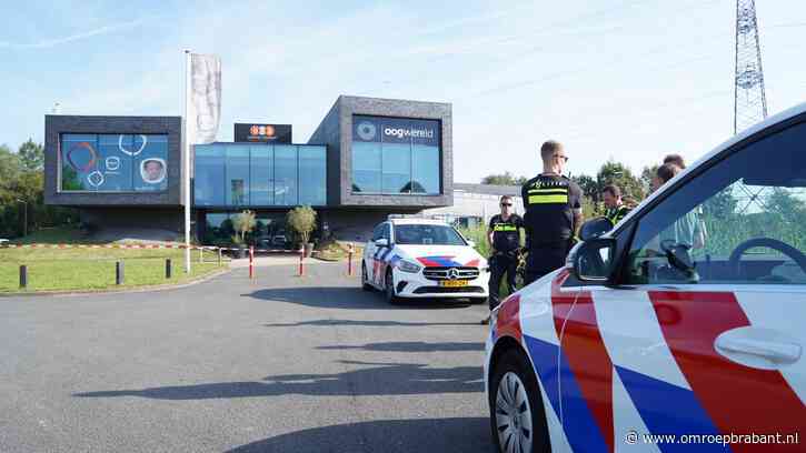 Bedrijven opgeschrikt door kogelgaten bij ingang: 'Een brok in de keel'